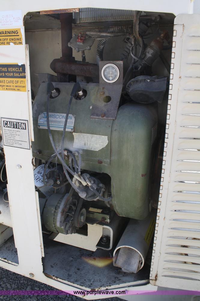 image for item 4930 1984 JLG 40HTR man lift