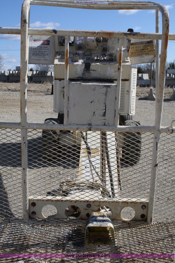 image for item 4930 1984 JLG 40HTR man lift