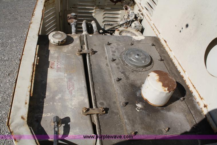 image for item 4930 1984 JLG 40HTR man lift