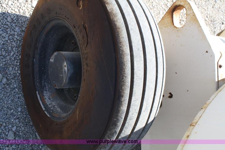 image for item 4930 1984 JLG 40HTR man lift