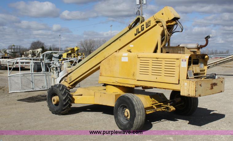 image for item 4932 1985 JLG 40F man lift