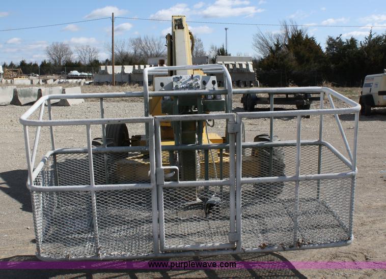 image for item 4932 1985 JLG 40F man lift