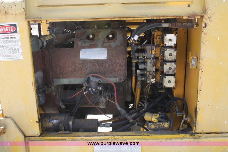 image for item 4932 1985 JLG 40F man lift