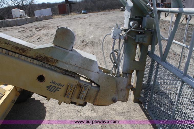 image for item 4932 1985 JLG 40F man lift