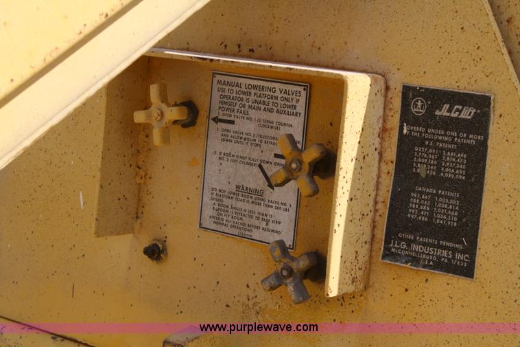 image for item 4932 1985 JLG 40F man lift