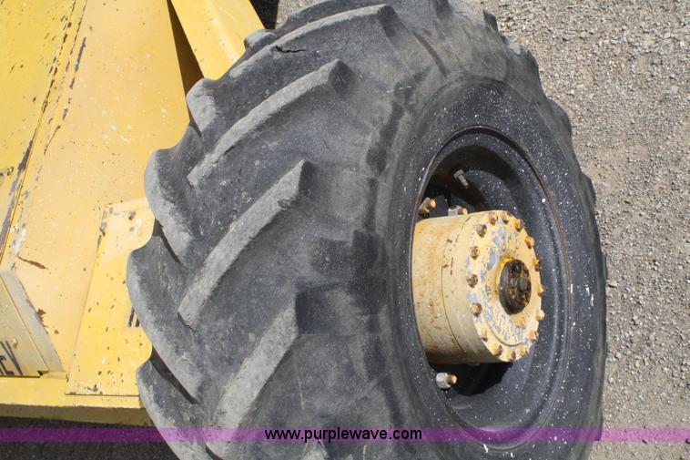 image for item 4932 1985 JLG 40F man lift