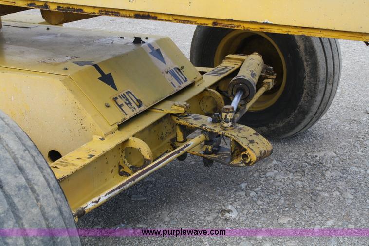 image for item 4932 1985 JLG 40F man lift