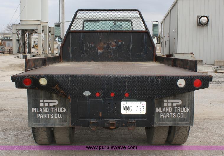 image for item 5003 1992 International 4900 flatbed truck
