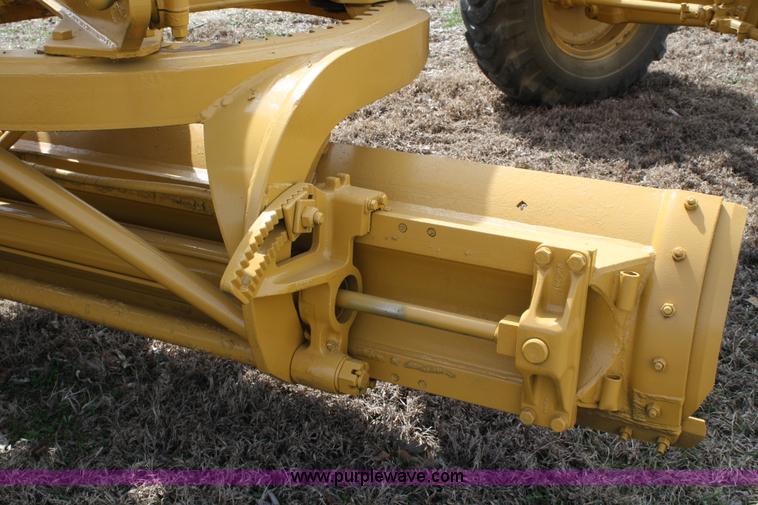 image for item 5014 1974 Caterpillar 112F motor grader