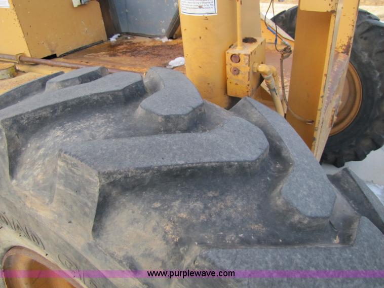 image for item 5121 1999 Case 689G telehandler