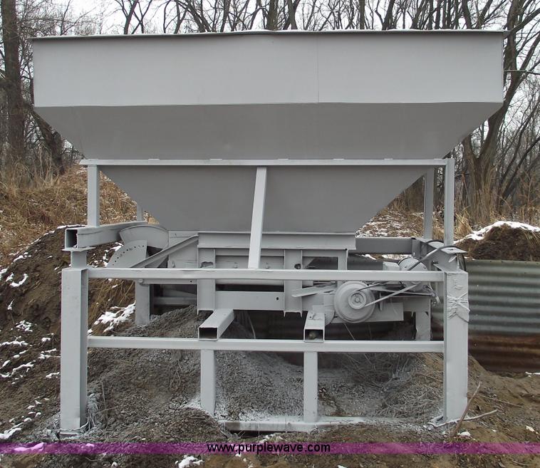 image for item 5492 Cedar Rapids 20 ton slide plate feeder