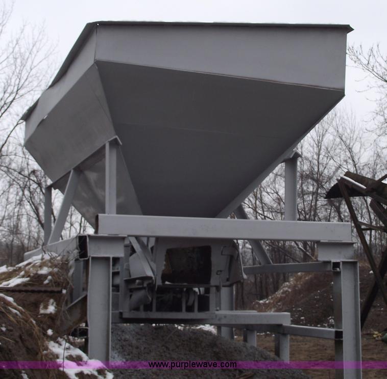 image for item 5492 Cedar Rapids 20 ton slide plate feeder