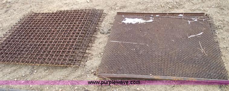 image for item 5496 Double deck Allis Chalmers screen