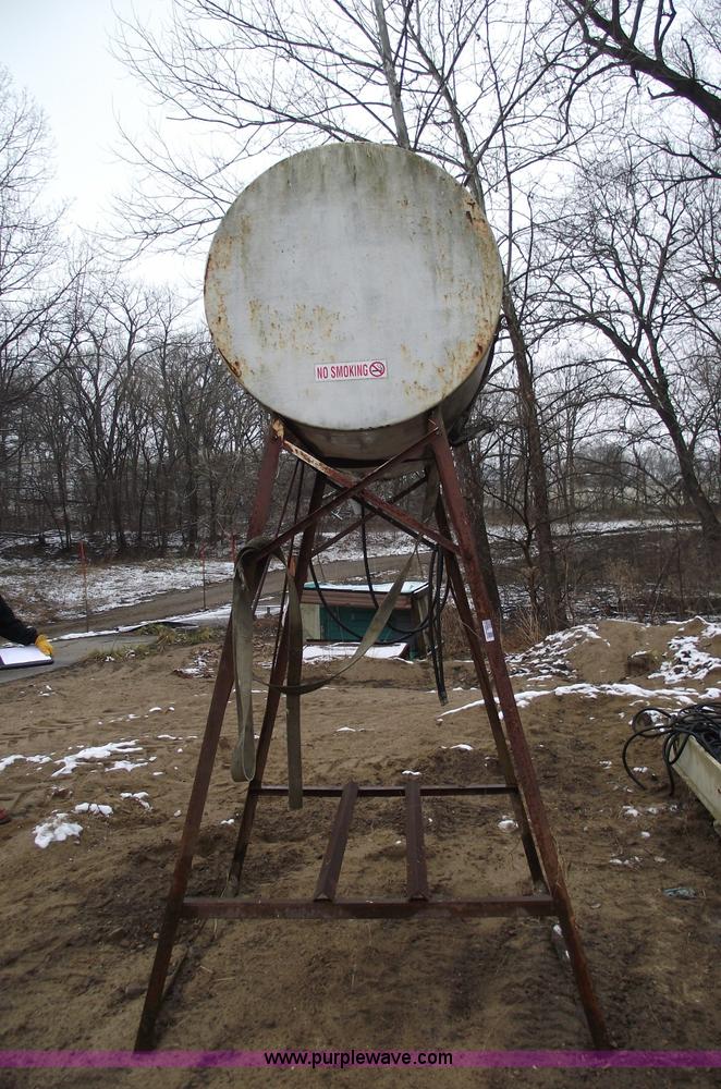 image for item 5500 300 gallon fuel tank on 6' stand