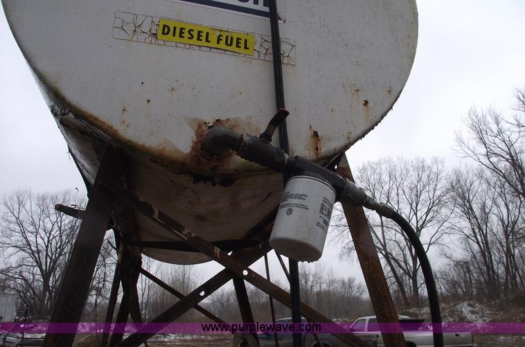 image for item 5500 300 gallon fuel tank on 6' stand