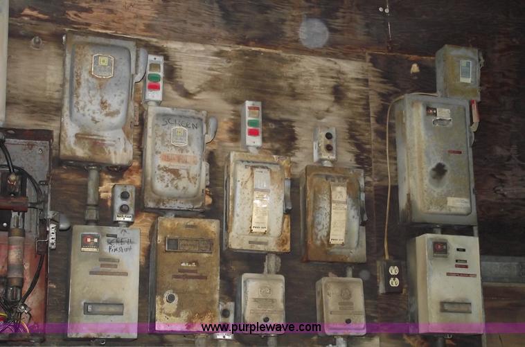 image for item 5505 Generator switching gear housed in trailer