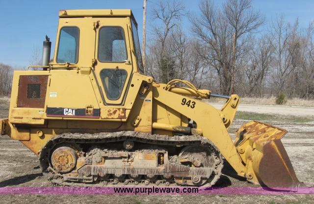 image for item 5933 Caterpillar 943LGP track loader
