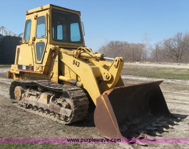 image for item 5933 Caterpillar 943LGP track loader
