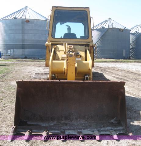 image for item 5933 Caterpillar 943LGP track loader