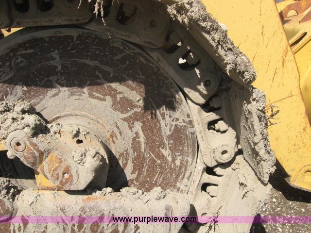 image for item 5933 Caterpillar 943LGP track loader