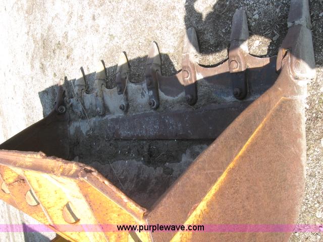 image for item 5933 Caterpillar 943LGP track loader