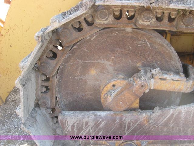 image for item 5933 Caterpillar 943LGP track loader