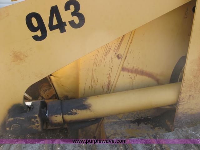 image for item 5933 Caterpillar 943LGP track loader