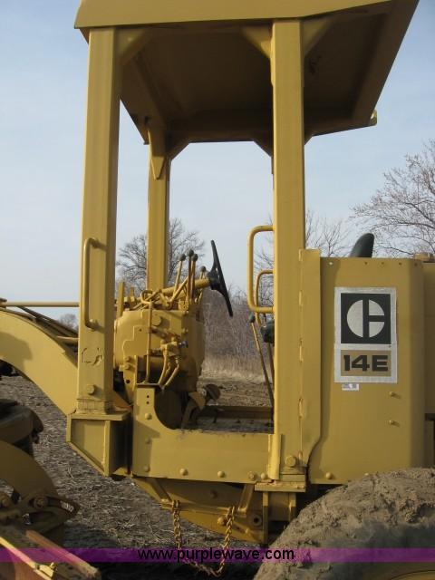 image for item 5966 1968 Caterpillar 14E grader
