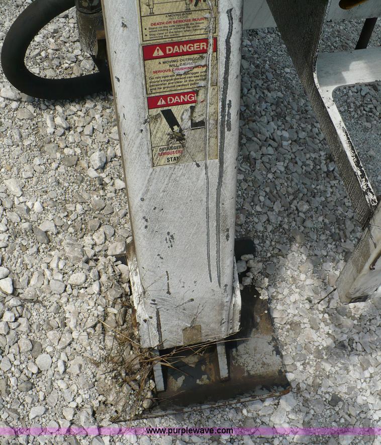 image for item 5997 2005 IMT 16000 hydraulic loader/wallboard crane