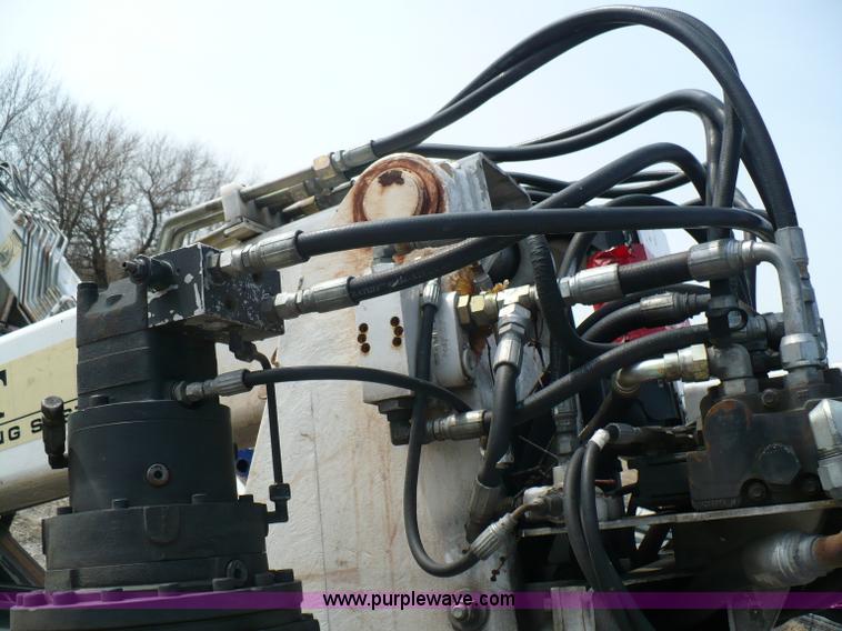 image for item 5997 2005 IMT 16000 hydraulic loader/wallboard crane