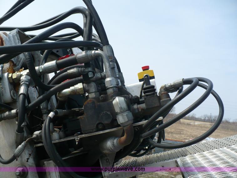 image for item 5997 2005 IMT 16000 hydraulic loader/wallboard crane