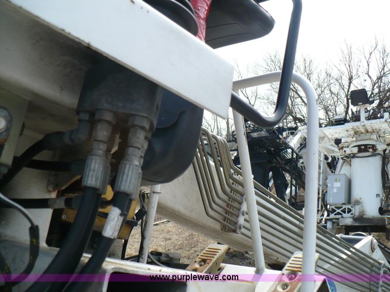 image for item 5997 2005 IMT 16000 hydraulic loader/wallboard crane