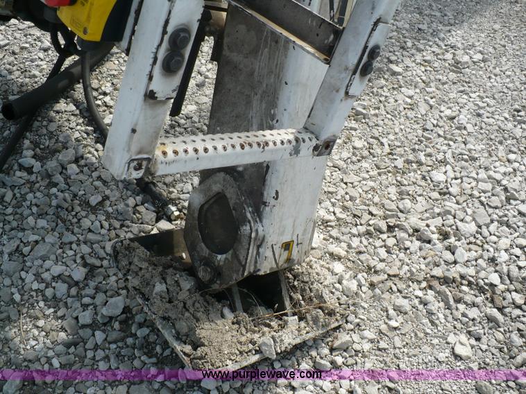 image for item 5997 2005 IMT 16000 hydraulic loader/wallboard crane