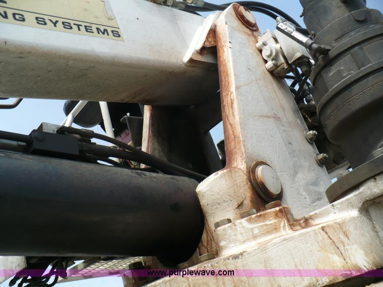 image for item 5997 2005 IMT 16000 hydraulic loader/wallboard crane