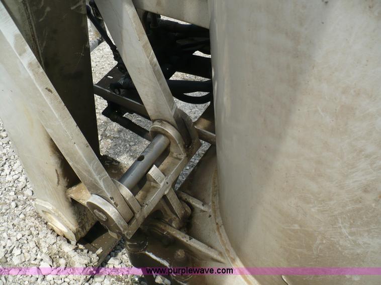 image for item 5997 2005 IMT 16000 hydraulic loader/wallboard crane