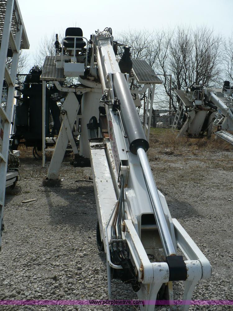 image for item 5998 2004 IMT 16000 hydraulic loader/wallboard crane