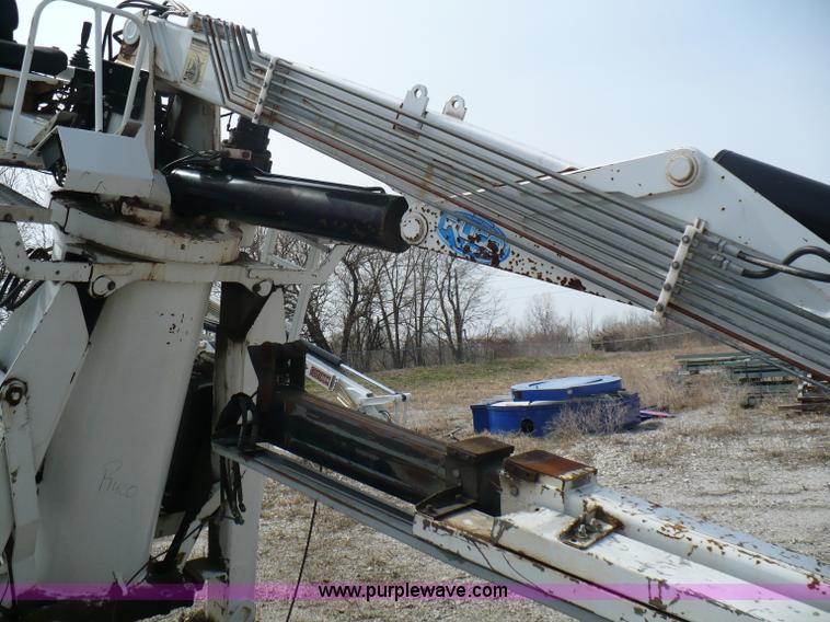 image for item 5998 2004 IMT 16000 hydraulic loader/wallboard crane