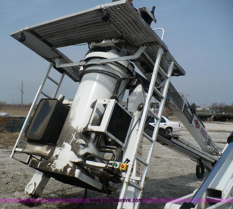 image for item 5998 2004 IMT 16000 hydraulic loader/wallboard crane