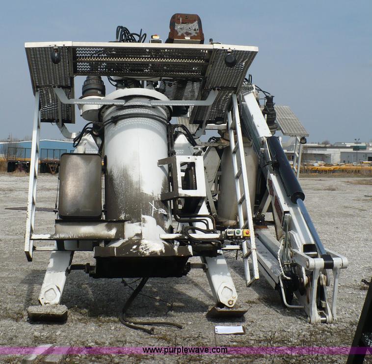 image for item 5998 2004 IMT 16000 hydraulic loader/wallboard crane