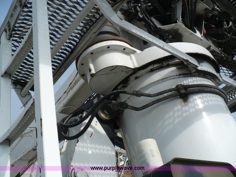 image for item 5998 2004 IMT 16000 hydraulic loader/wallboard crane