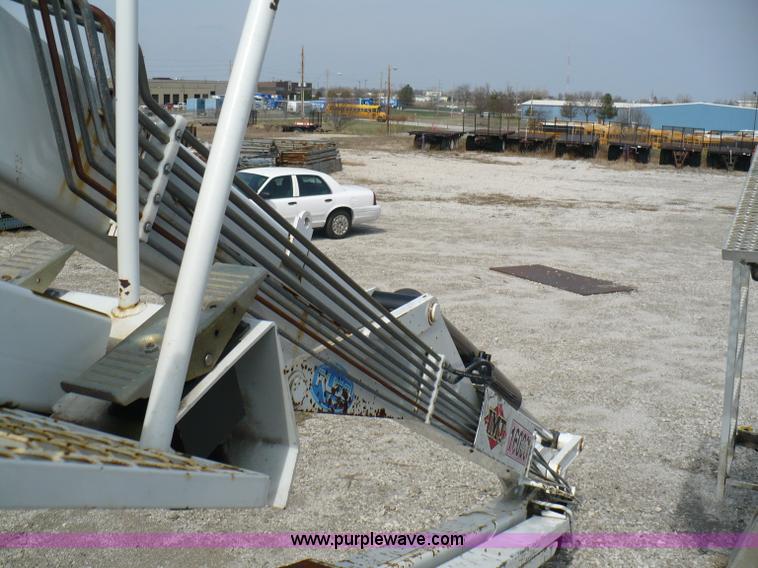 image for item 5998 2004 IMT 16000 hydraulic loader/wallboard crane