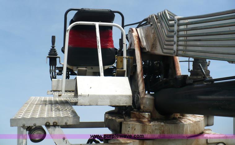 image for item 5998 2004 IMT 16000 hydraulic loader/wallboard crane