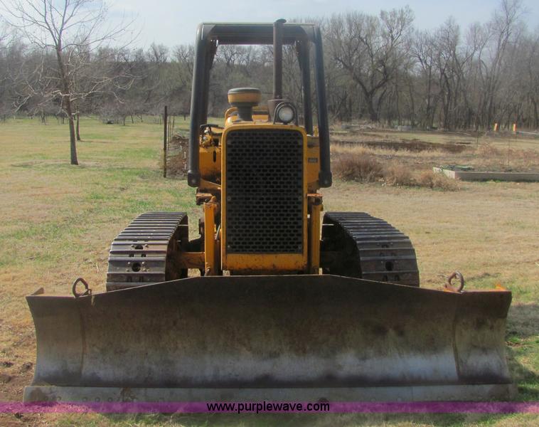 image for item 6991 John Deere 450D dozer