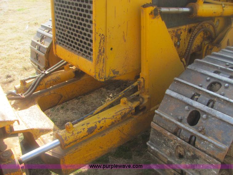 image for item 6991 John Deere 450D dozer