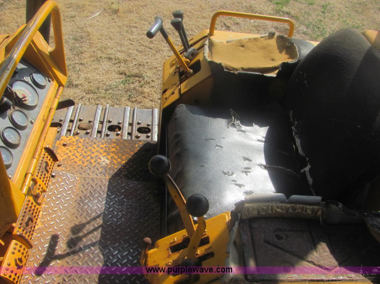image for item 6991 John Deere 450D dozer