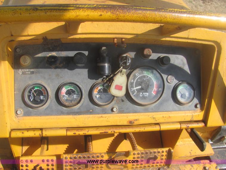 image for item 6991 John Deere 450D dozer