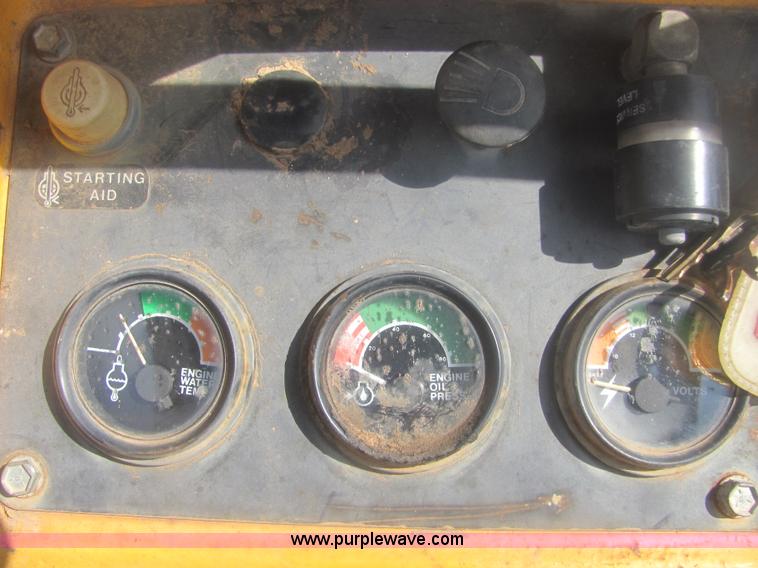 image for item 6991 John Deere 450D dozer