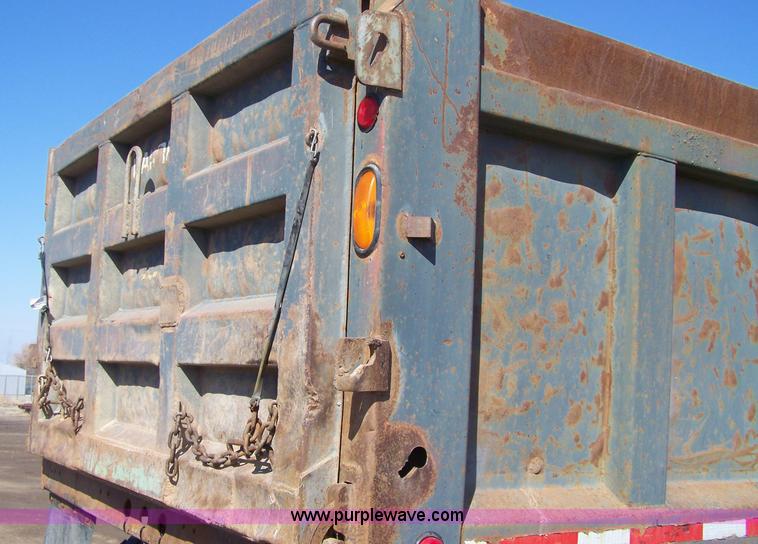 image for item 7328 1994 Ford LT8000 dump truck