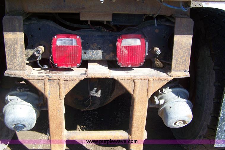 image for item 7328 1994 Ford LT8000 dump truck