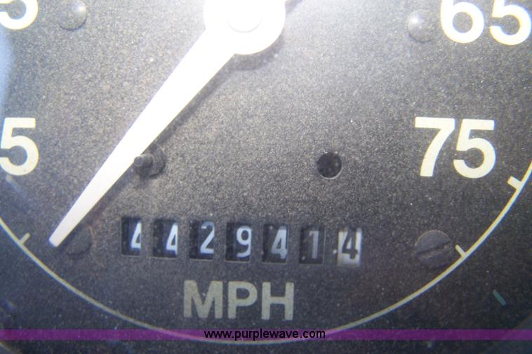 image for item 7328 1994 Ford LT8000 dump truck